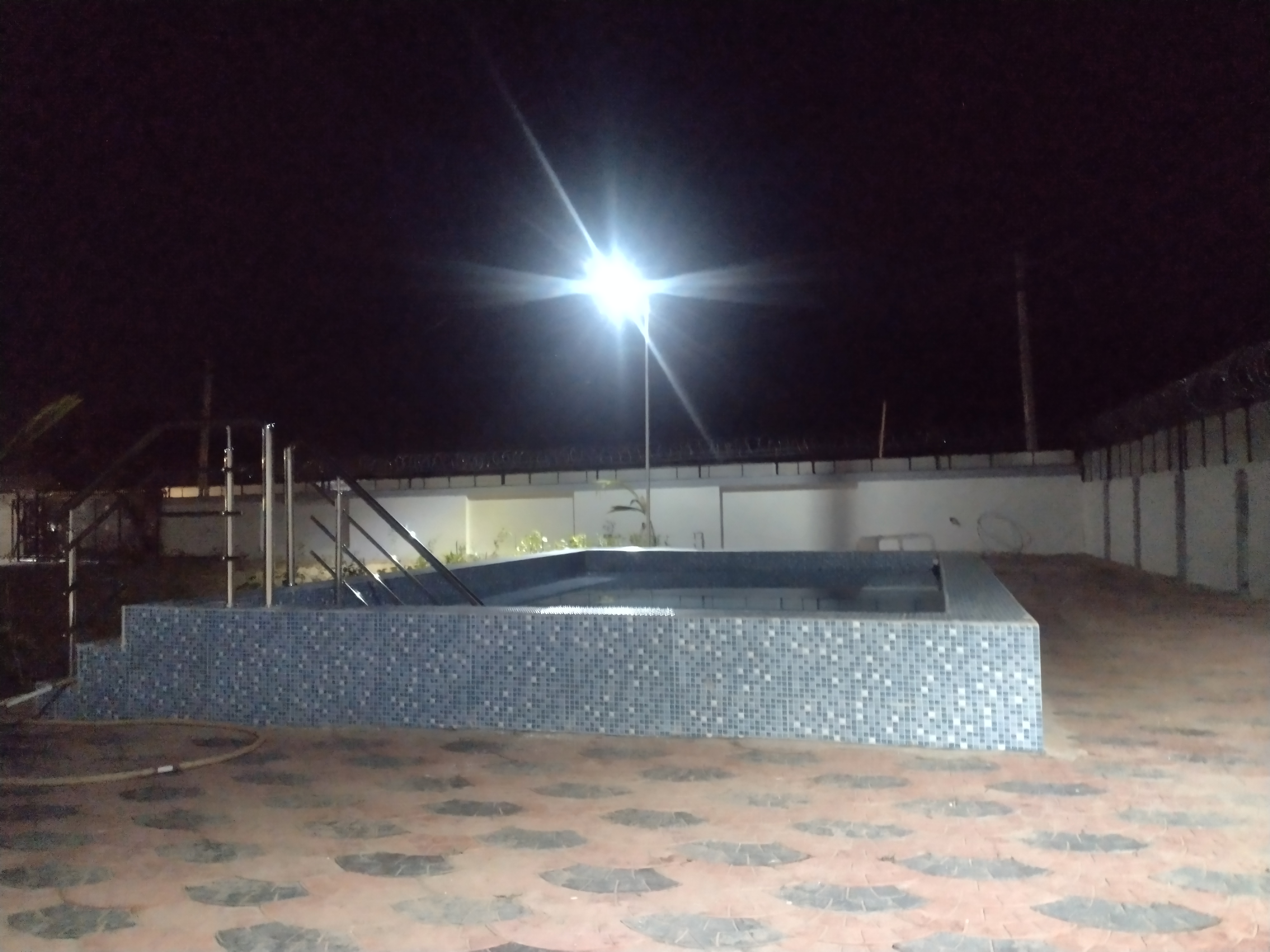 24  Watt solar street light