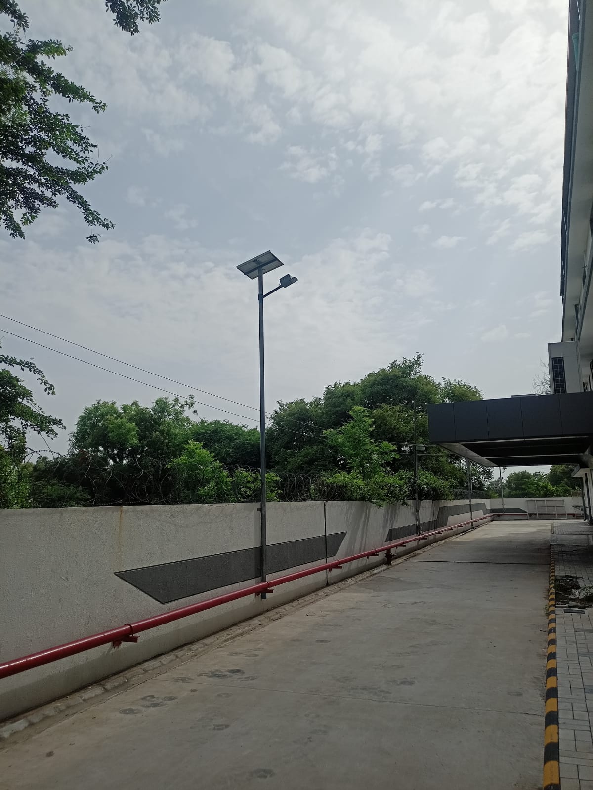 24  Watt solar street light